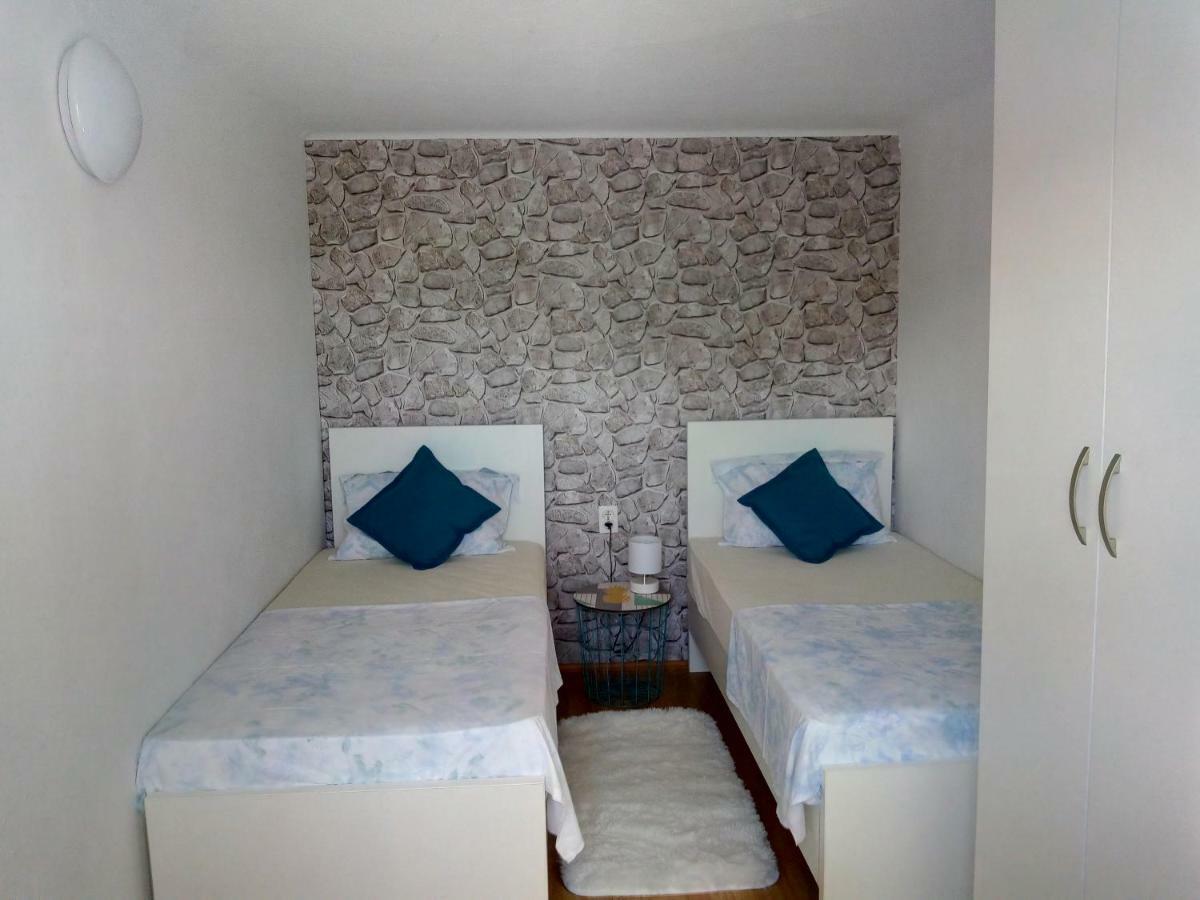 Apartmani Paulo Vis Exterior foto